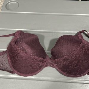 Like new lightly padded bra size 44DD